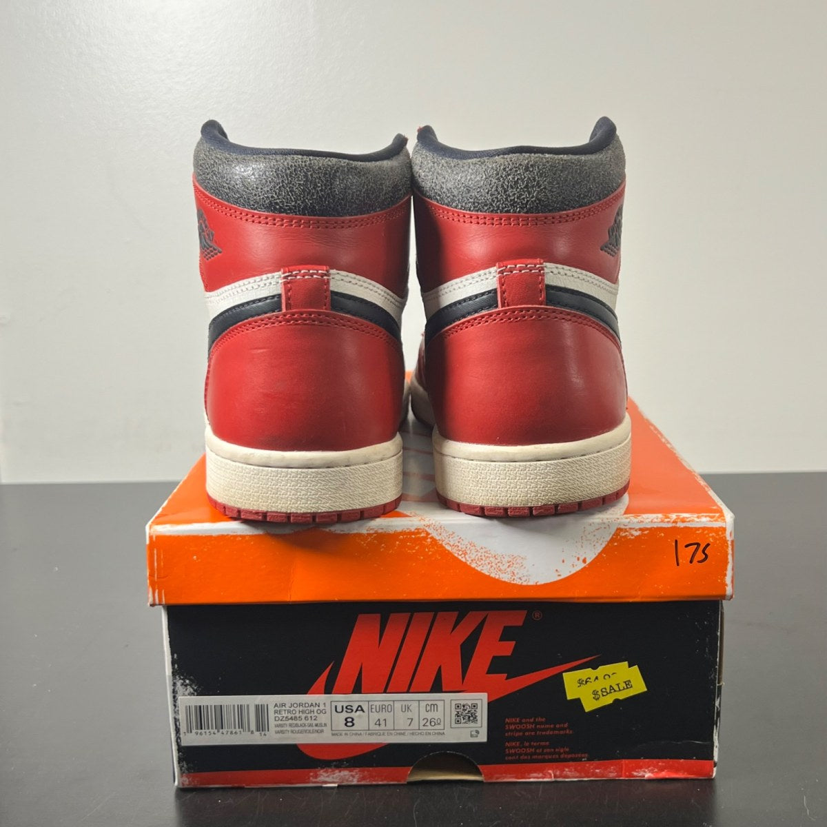 Jordan 1 Retro High OG Chicago Lost and Found 8 (Lightly Worn Pre-Owned)JordanVarsity Red/Black-Sail-Muslin - Image 4