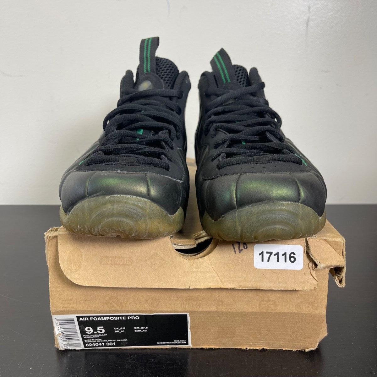 Nike Air Foamposite Pro Pine Green 9.5 (Moderately Worn Pre-Owned)NikePine Green/Black - Image 2