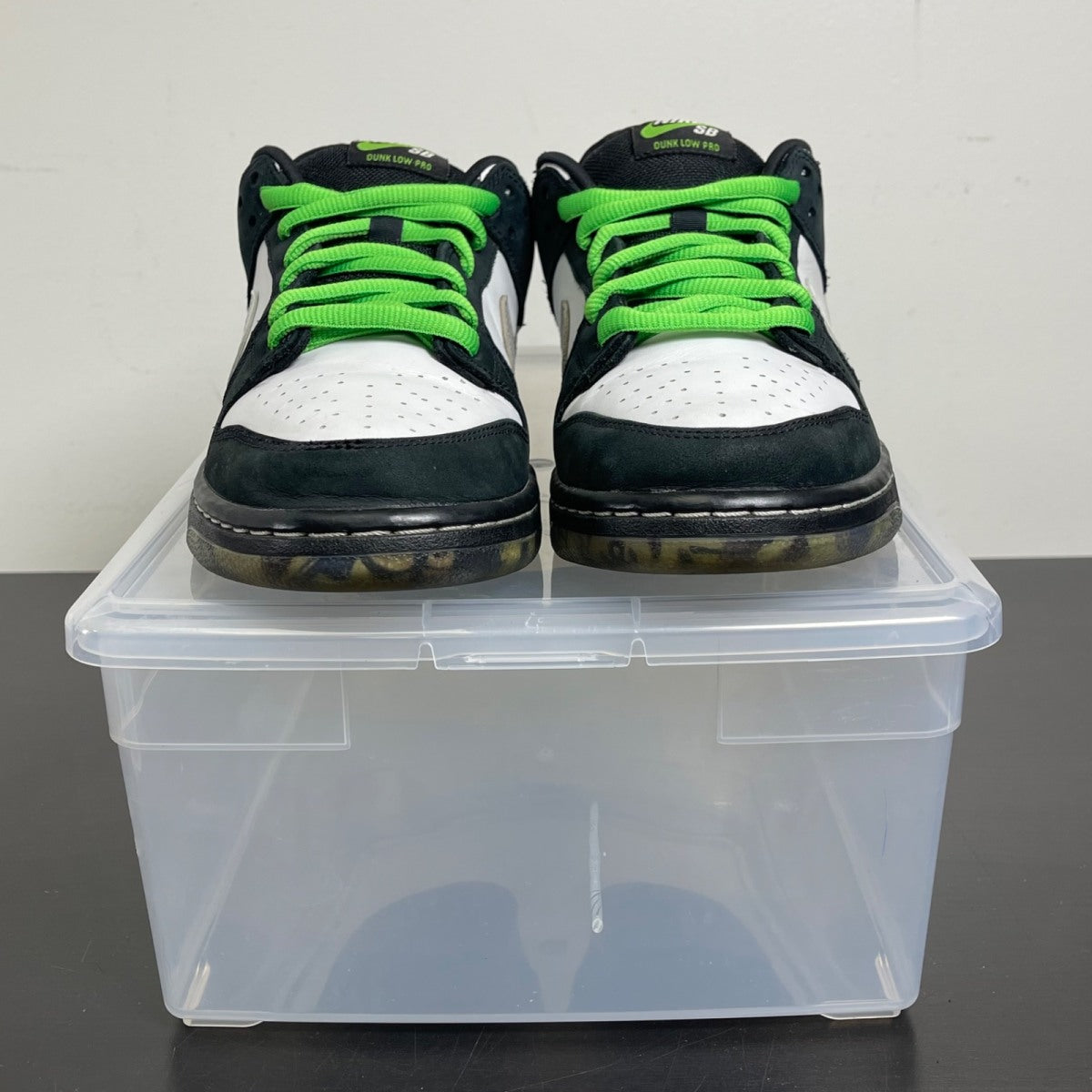 Nike SB Dunk Low Staple Panda Pigeon 9 (Moderately Worn Pre-Owned)NikeBlack/White-Green Gusto - Image 2