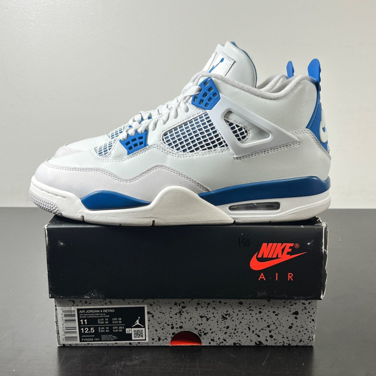 Jordan 4 Retro Military Blue (2024) 11 (Lightly Worn Pre-Owned)JordanOff-White/Military Blue/Neutral Grey - Image 3