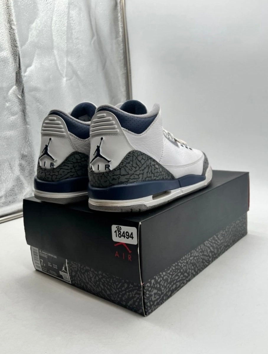 Jordan 3 Retro Midnight Navy (GS) 7Y (Moderately Worn Pre-Owned)JordanWhite/Midnight Navy/Cement Grey/Black - Image 3