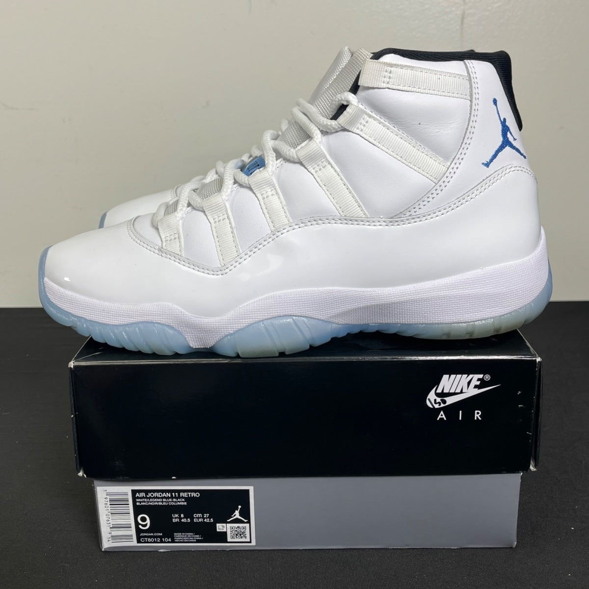 Jordan 11 Retro Legend Blue (2024) 9 (Moderately Worn Pre-Owned)JordanWhite/Legend Blue/Black - Image 3