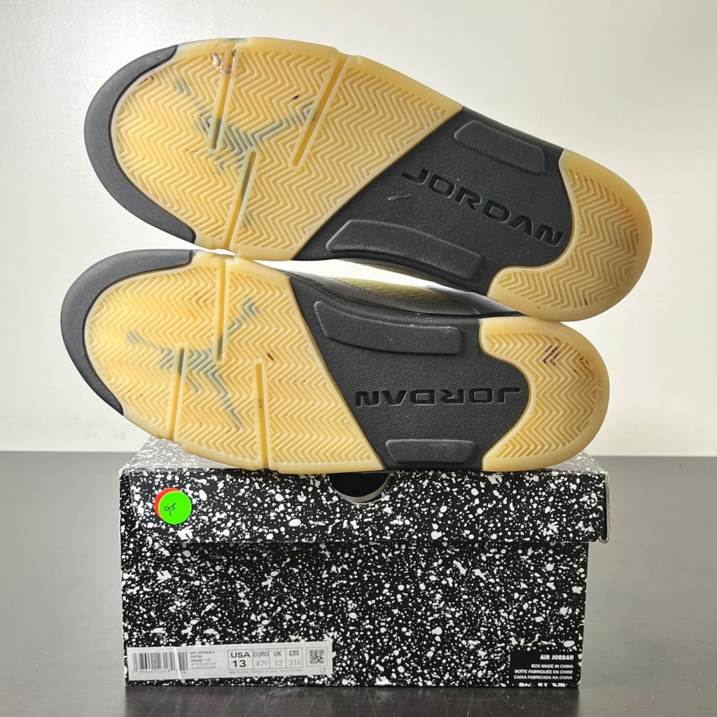 Jordan 5 Retro Reverse Metallic 13 (Moderately Worn Pre-Owned)JordanWhite/Black/Sail/Metallic Silver - Image 6