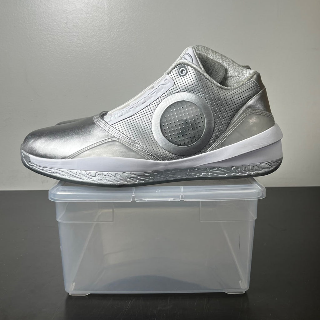 Jordan 2010 Silver Anniversary 13 (Moderately Worn Pre-Owned)JordanMetallic Silver/Metallic Silver-White-University Grey - Image 3