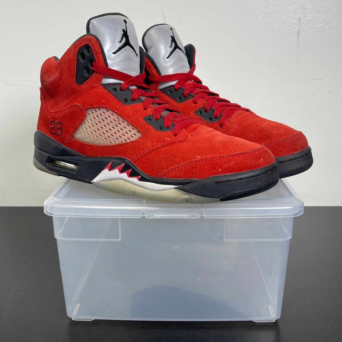 Jordan 5 Retro Raging Bull Red (2021) 8 (Moderately Worn Pre-Owned)JordanVarsity Red/Black-White - Image 1