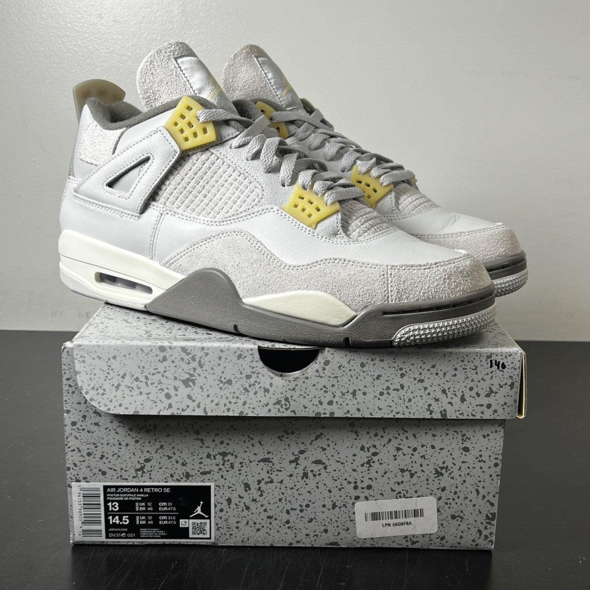 Jordan 4 Retro SE Craft Photon Dust 13 (Lightly Worn Pre-Owned)JordanPhoton Dust/Pale Vanilla/Off White/Grey Fog/Flat Pewter/Sail - Image 1
