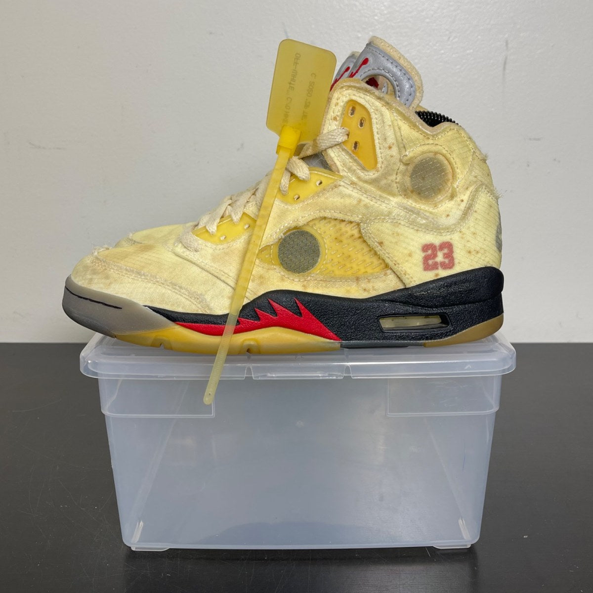 Jordan 5 Retro Off-White Sail 5.5 (Moderately Worn Pre-Owned)JordanSail/Fire Red-Muslin-Black - Image 3