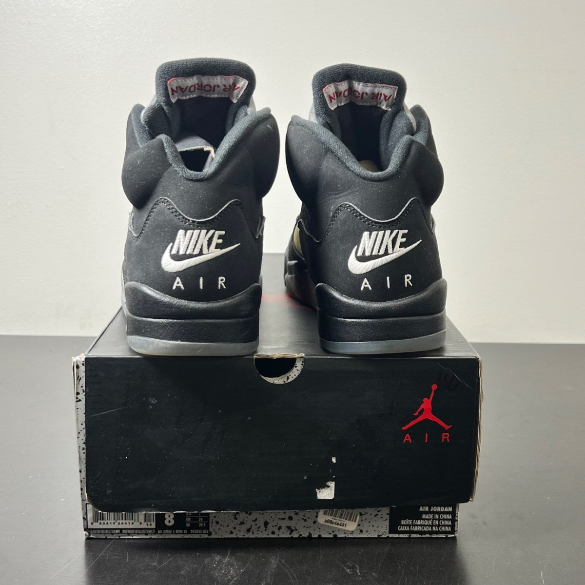 Jordan 5 Retro Black Metallic (2016) 8 (Lightly Worn Pre-Owned)JordanBlack/Fire Red-Metallic Silver-White - Image 5