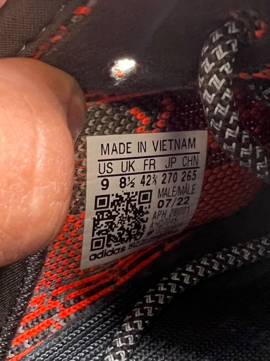 adidas Yeezy Boost 350 V2 Carbon Beluga 9 (Lightly Worn Pre-Owned) - Image 9
