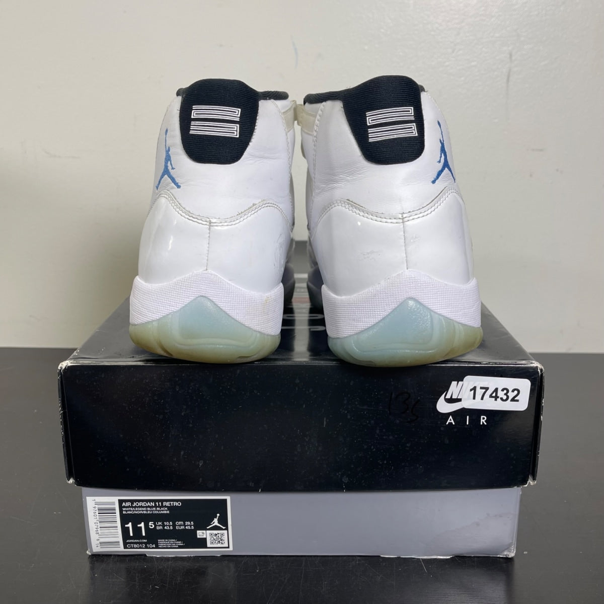 Jordan 11 Retro Legend Blue (2024) 11.5 (Moderately Worn Pre-Owned)JordanWhite/Legend Blue/Black - Image 4