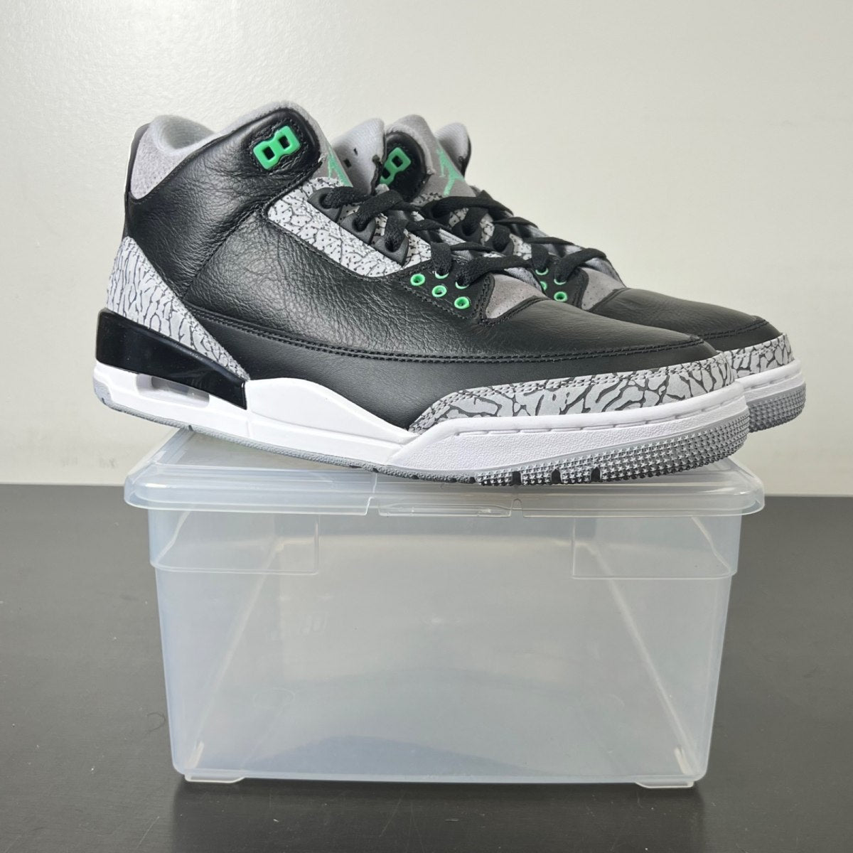 Jordan 3 Retro Green Glow 11 (New Pre-Owned)JordanBlack/Green Glow/Wolf Grey/White - Image 1