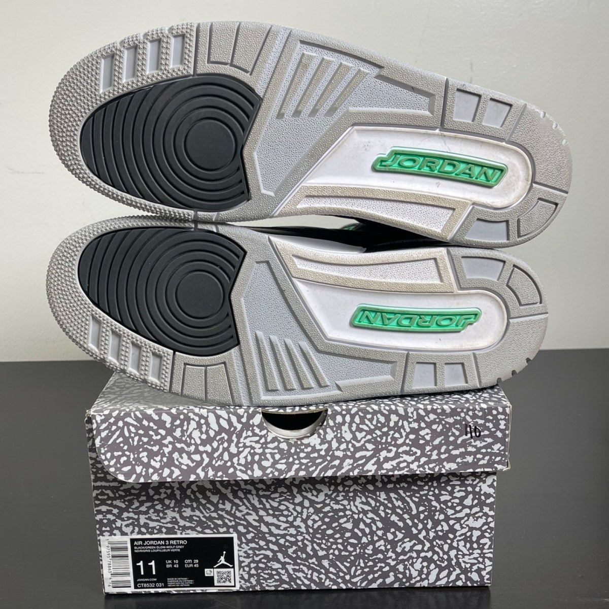 Jordan 3 Retro Green Glow 11 (Moderately Worn Pre-Owned)JordanBlack/Green Glow/Wolf Grey/White - Image 5
