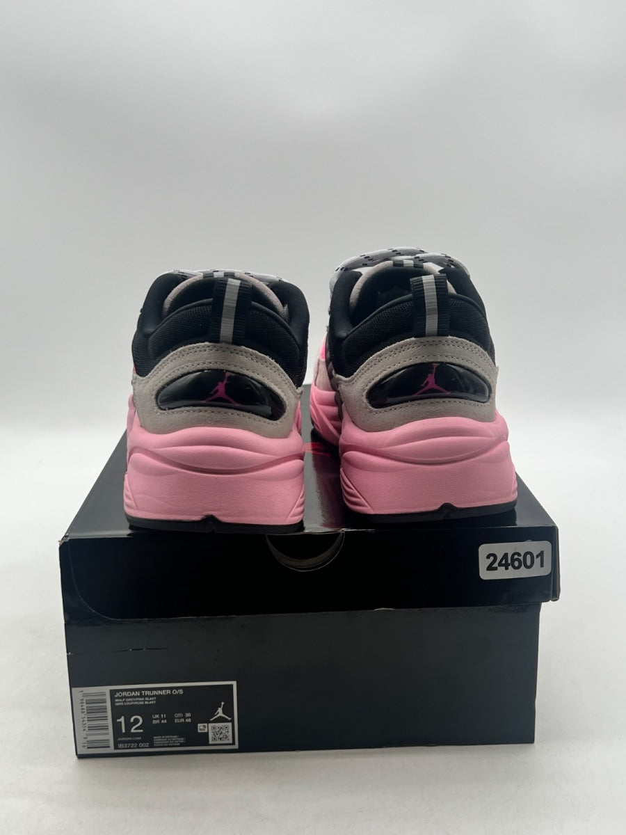 Jordan Trunner O/S Wolf Grey Pink Blast 12 (Lightly Worn Pre-Owned)JordanWolf Grey/Neutral Grey/Black/Pink Blast - Image 3