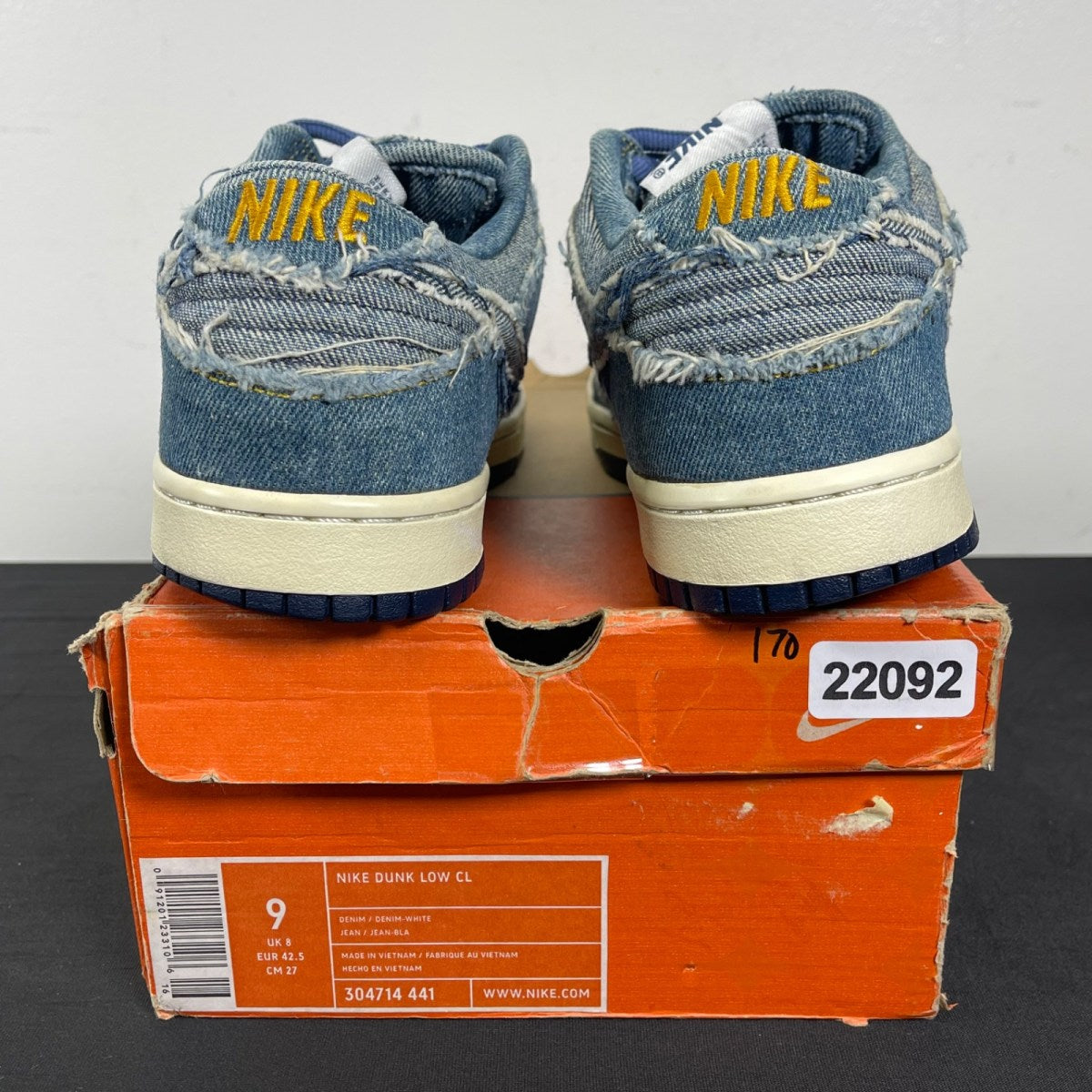 Nike Dunk Low CL Denim 9 (Moderately Worn Pre-Owned)NikeDenim/Denim/White - Image 4
