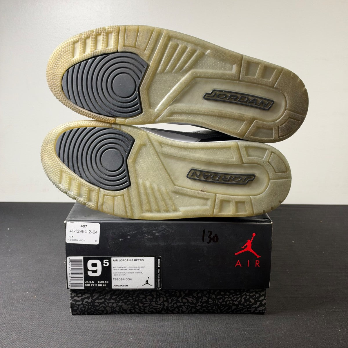 Jordan 3 Retro Wolf Grey (Size 9.5) - aux