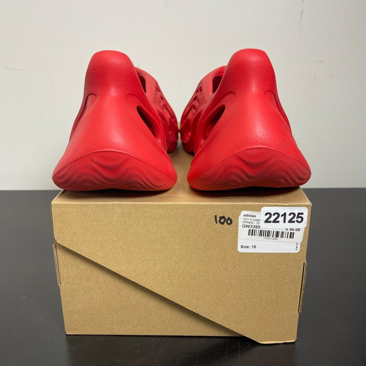 adidas Yeezy Foam RNNR Vermillion 10 (Moderately Worn Pre-Owned)adidasVermillion/Vermillion/Vermillion - Image 4