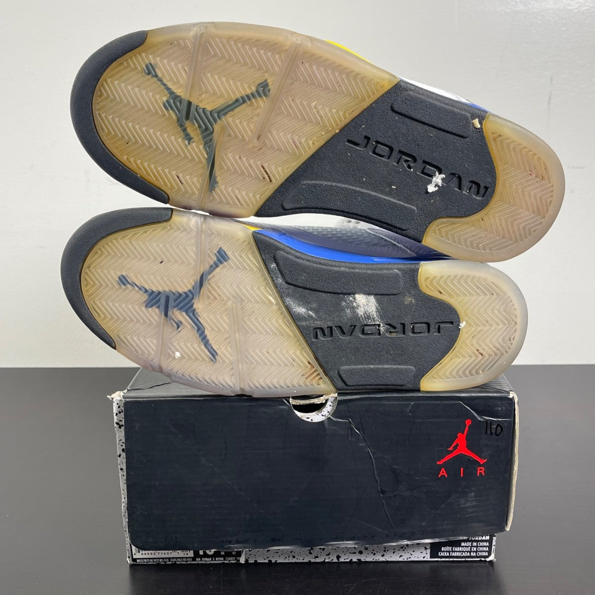 Jordan 5 Retro Laney (2013) 10 (Moderately Worn Pre-Owned)JordanWhite/Varsity Maize-Varsity Royal-Black - Image 5