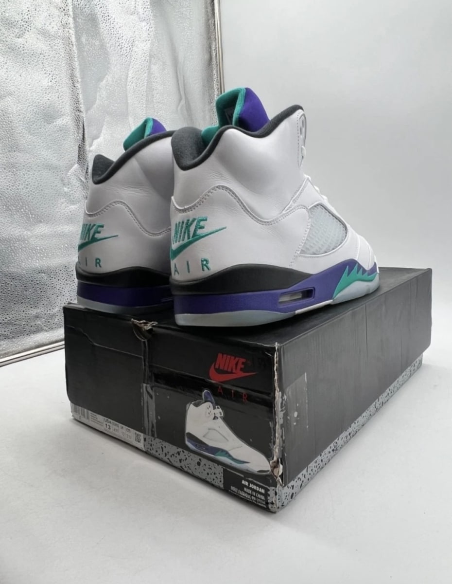 Jordan 5 Retro Grape (2025) 13 (Moderately Worn Pre-Owned)JordanWhite/Grape Ice-New Emerald - Image 5