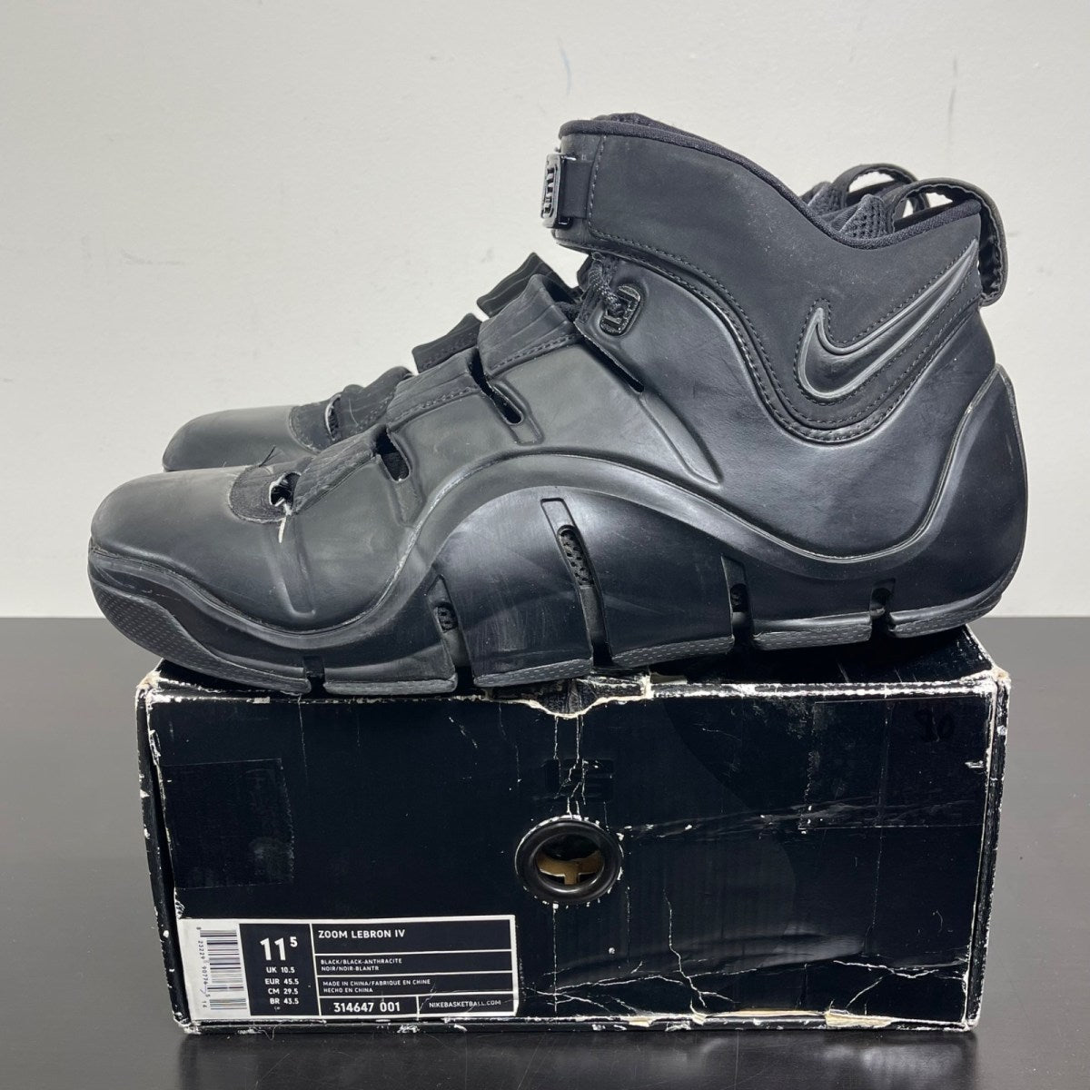 Nike LeBron 4 East Coast Blackout (2006) 11.5 (Moderately Worn Pre-Owned)NikeBlack/Black-Anthracite - Image 3