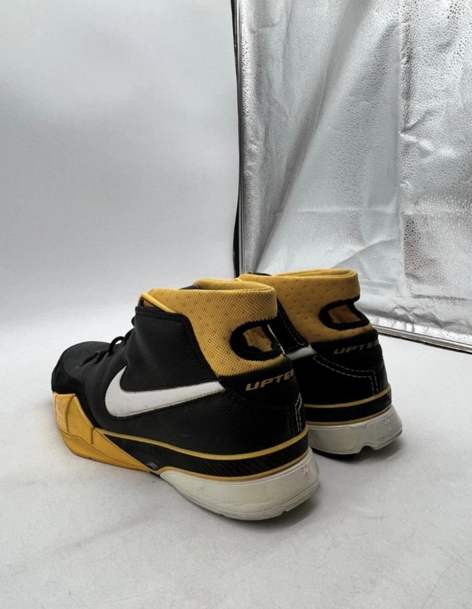 Nike Kobe 1 Black Maize 13 (Heavily Worn Pre-Owned)NikeBlack/White-Varsity Maize - Image 4