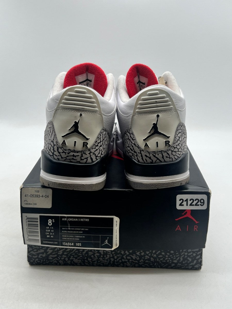Jordan 3 Retro White Cement (2011) 8.5 (Moderately Worn Pre-Owned) - Image 3