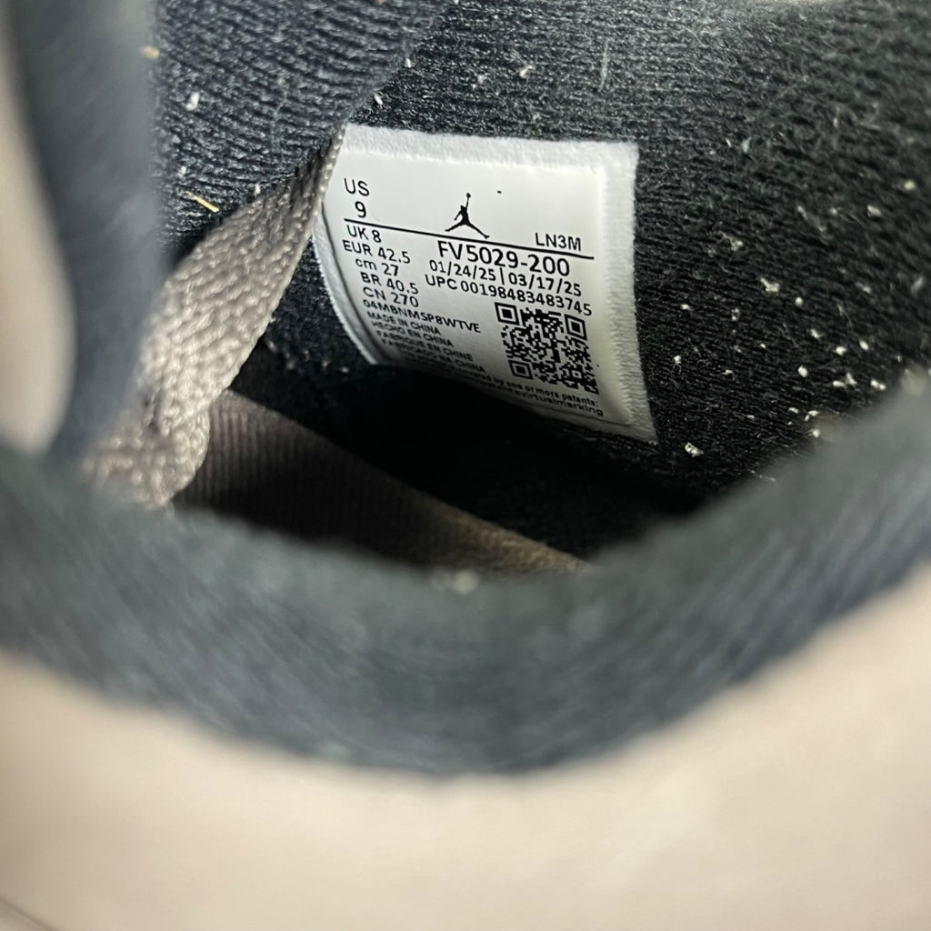 Jordan 4 Retro Cave Stone 9 (Moderately Worn Pre-Owned)JordanCave Stone/Black/Moon Particle - Image 6