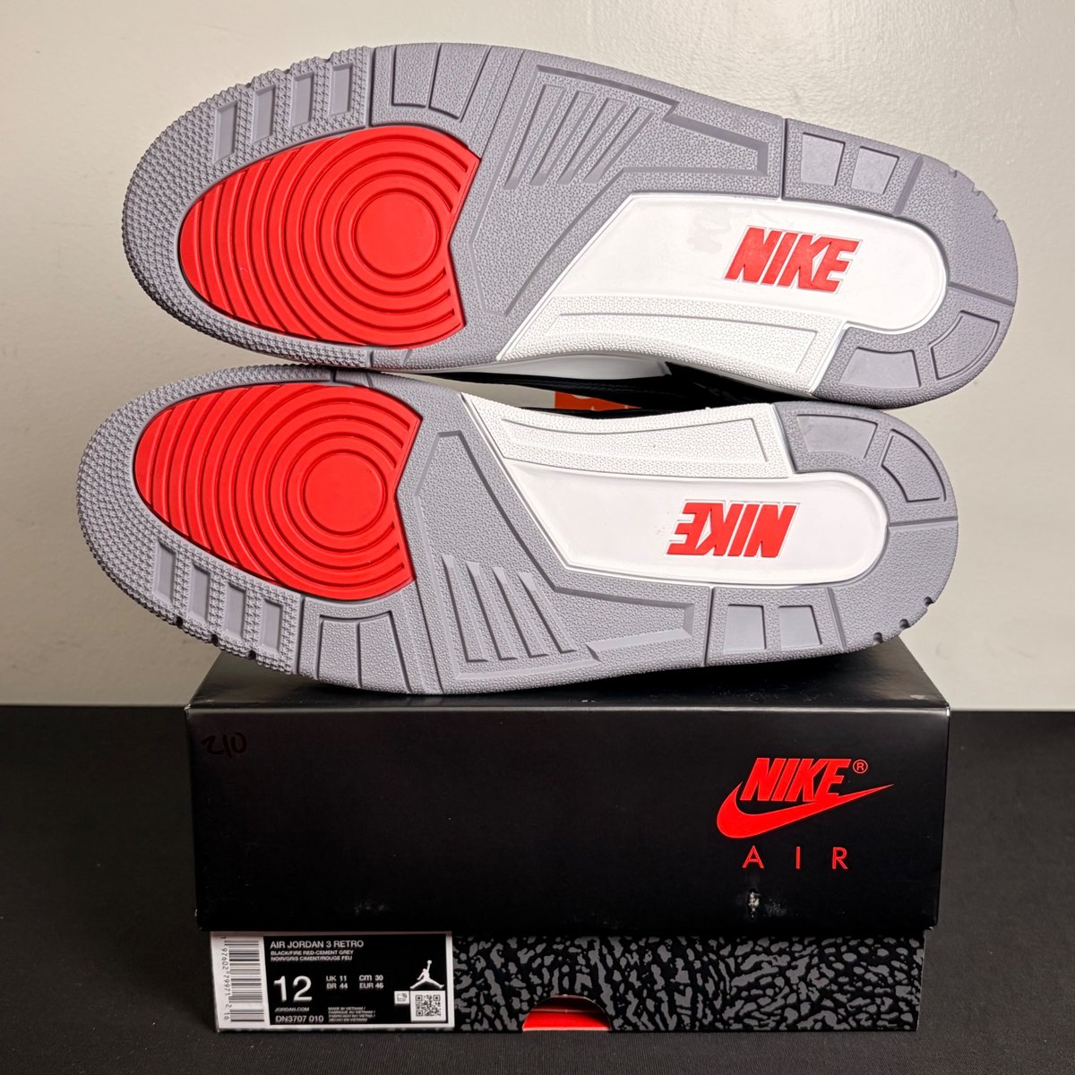 Jordan 3 Retro OG Black Cement (2024) (Size 12) - aux