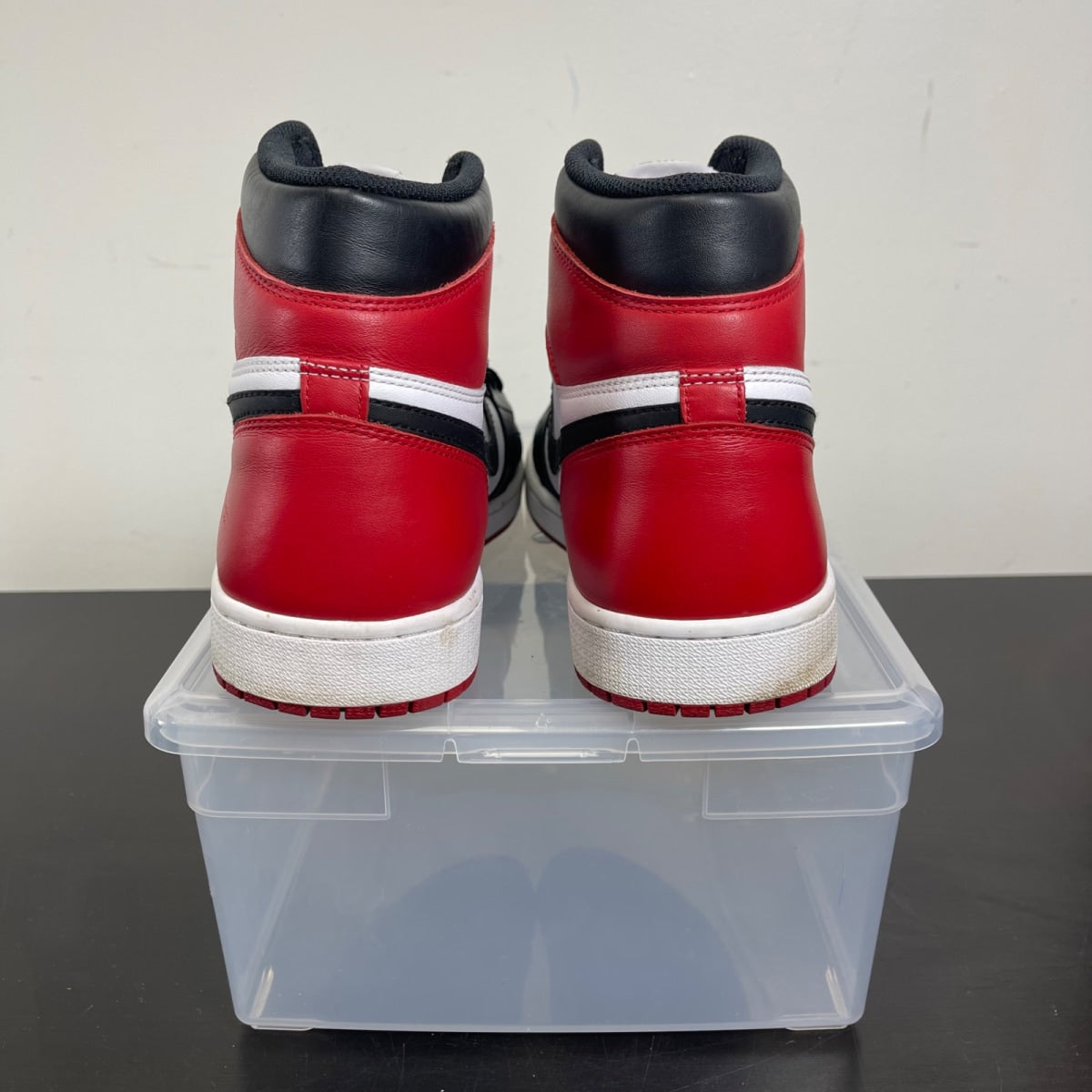 Jordan 1 Retro Black Toe (2016) 12 (Moderately Worn Pre-Owned)JordanWhite/Varsity Red/Black - Image 4