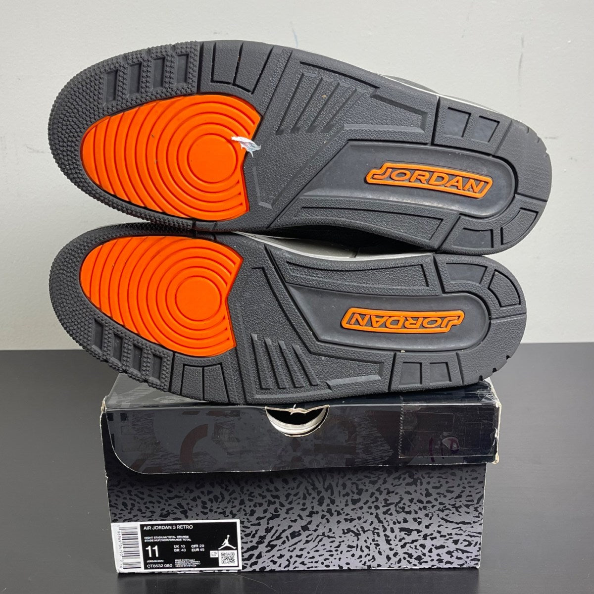 Jordan 3 Retro Fear Pack (2023) 11 (Moderately Worn Pre-Owned)JordanNight Stadium/Total Orange-Black-Flat Pewter-Neutral Grey - Image 5