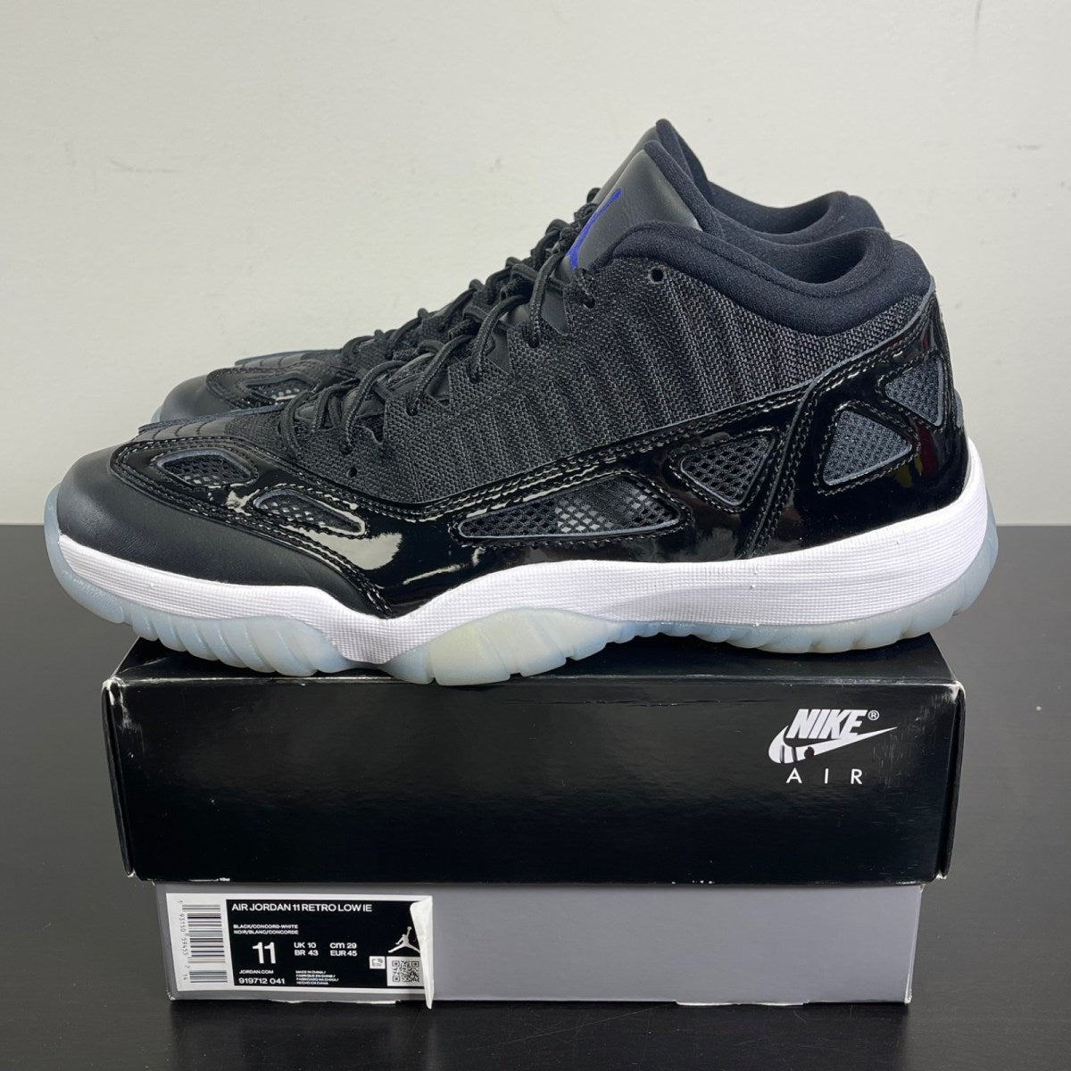 Jordan 11 Retro Low IE Space Jam 11 (Moderately Worn Pre-Owned)JordanBlack/Concord-White - Image 3