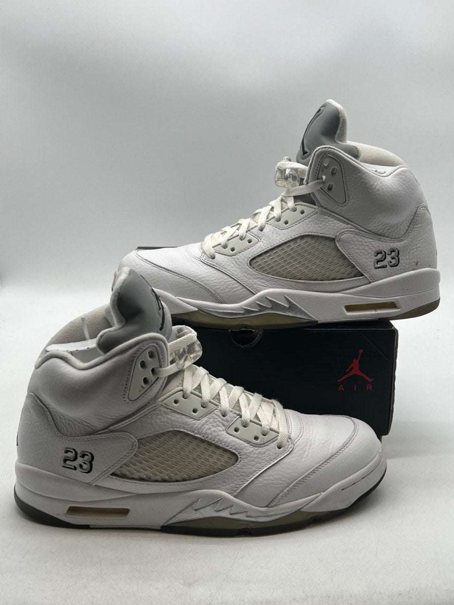 Jordan 5 Retro Metallic White (2015) 12 (Moderately Worn Pre-Owned)JordanWhite/Metallic Silver-Black - Image 1
