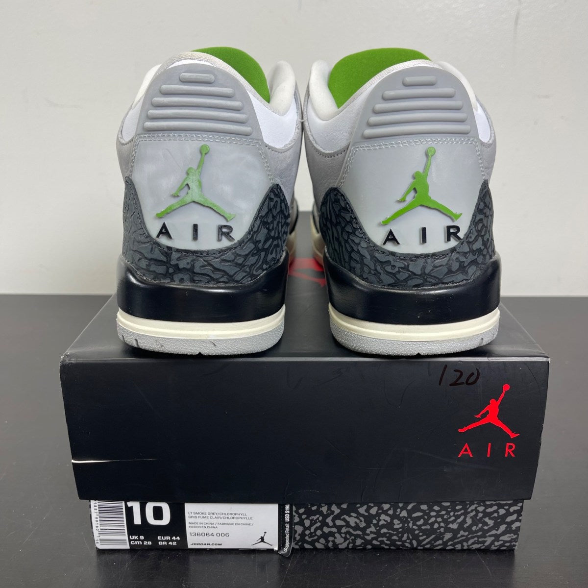 Jordan 3 Retro Chlorophyll 10 (Moderately Worn Pre-Owned)JordanLight Smoke Grey/Chlorophyll-Black-White - Image 4