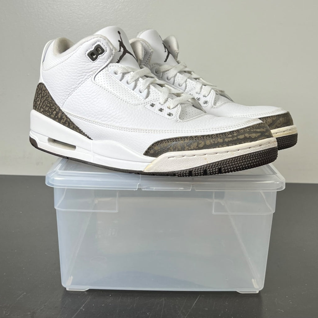 Jordan 3 Retro Mocha (2018) 11 (Moderately Worn Pre-Owned)JordanWhite/Dark Mocha-Chrome - Image 1