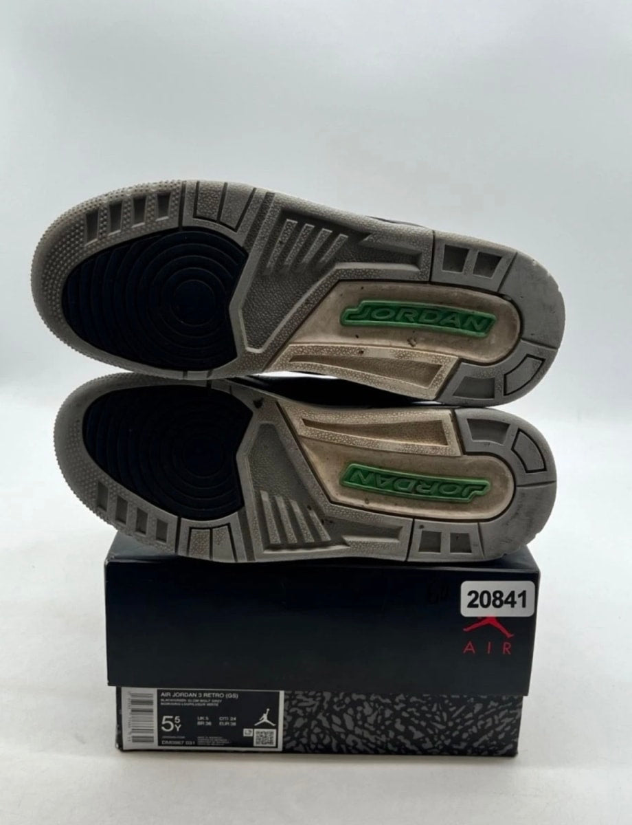 Jordan 3 Retro Green Glow (GS) 5.5Y (Moderately Worn Pre-Owned)JordanBlack/Green Glow/Wolf Grey/White - Image 3