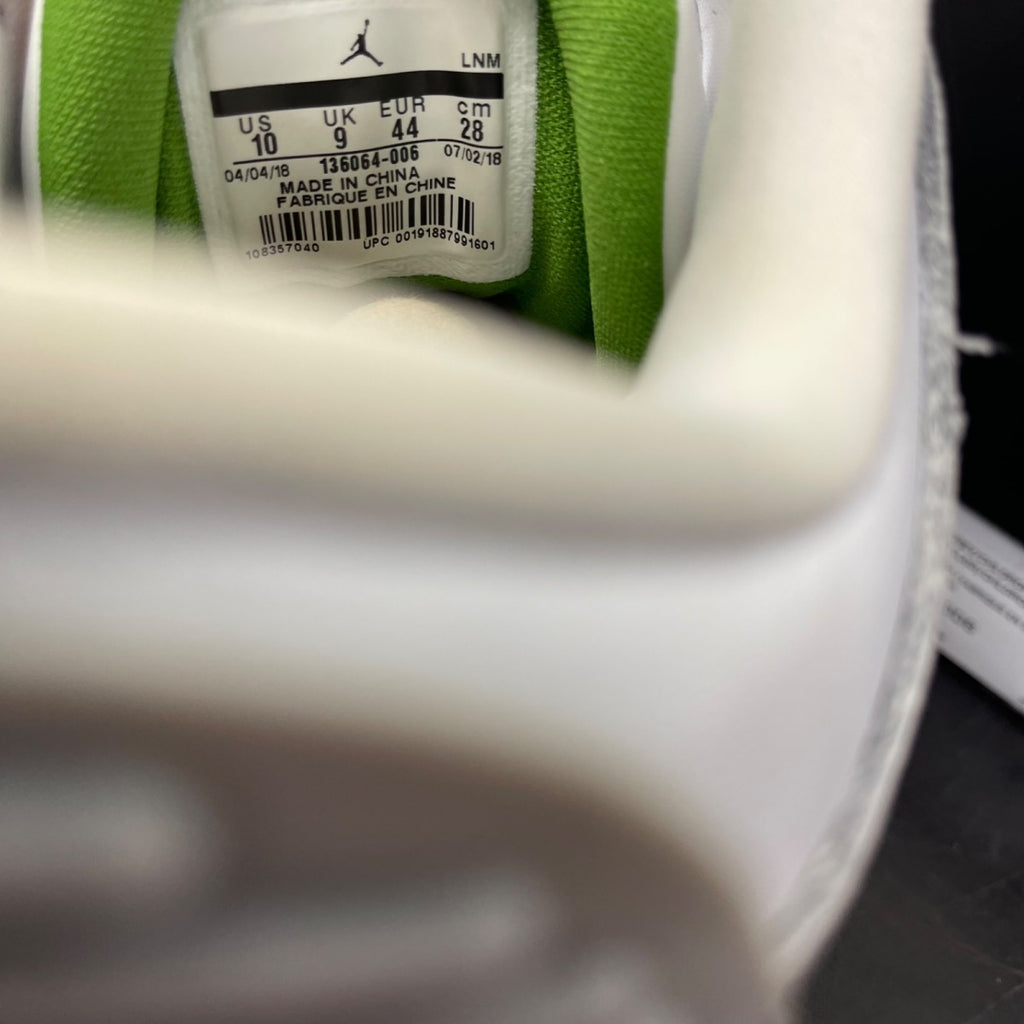 Jordan 3 Retro Chlorophyll 10 (Moderately Worn Pre-Owned)JordanLight Smoke Grey/Chlorophyll-Black-White - Image 6