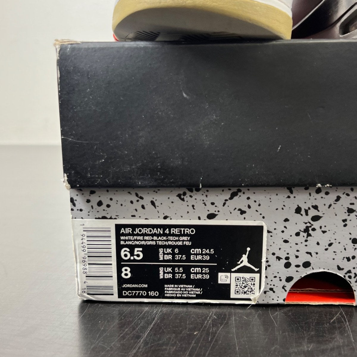Jordan 4 Retro Fire Red (2020) 6.5 (Heavily Worn Pre-Owned)JordanWhite/Black-Tech Grey-Fire Red - Image 5