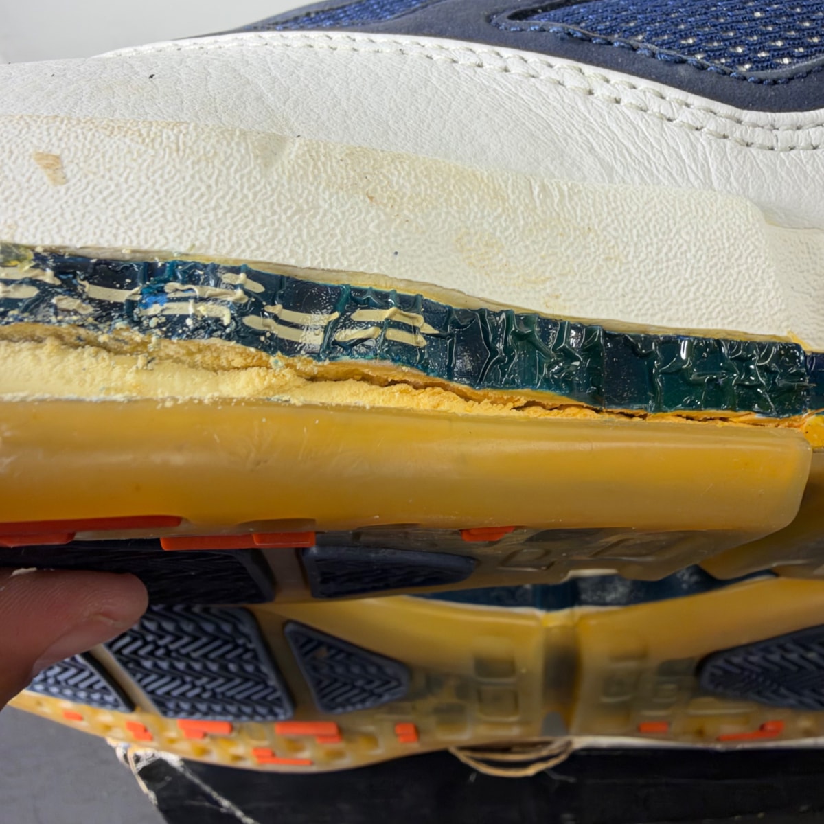 Jordan 16 OG White Midnight Navy (Size 11) - Image 7