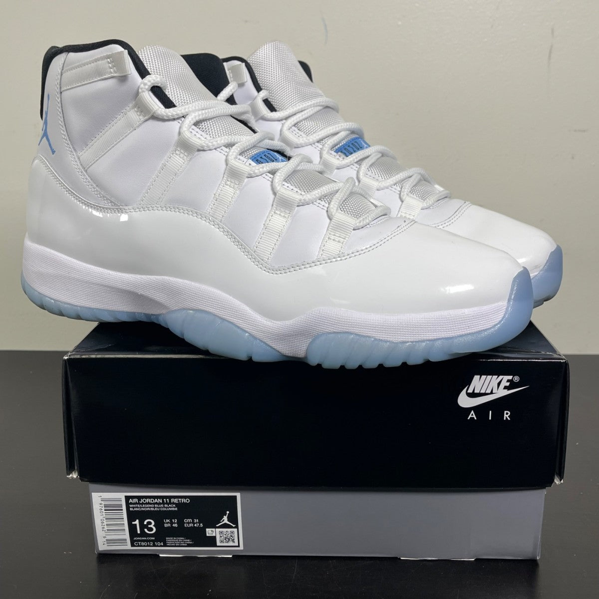 Jordan 11 Retro Legend Blue (2024) 13 (Moderately Worn Pre-Owned)JordanWhite/Legend Blue/Black - Image 1