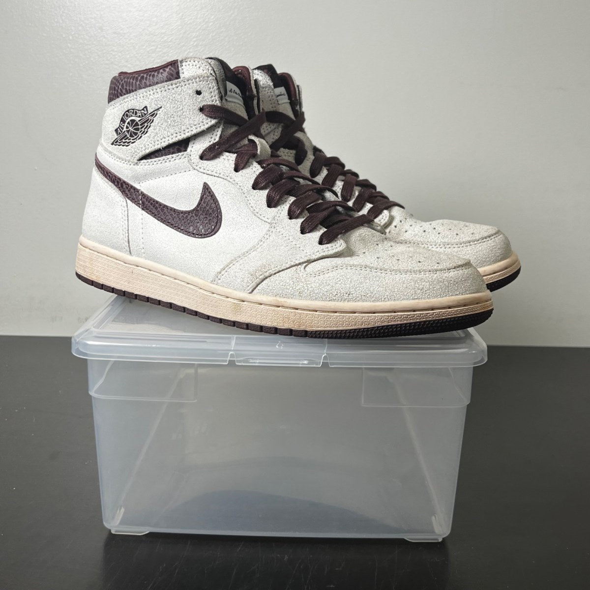 Jordan 1 Retro High OG A Ma Maniére 12 (Lightly Worn Pre-Owned)JordanSail/Burgundy Crush - Image 1