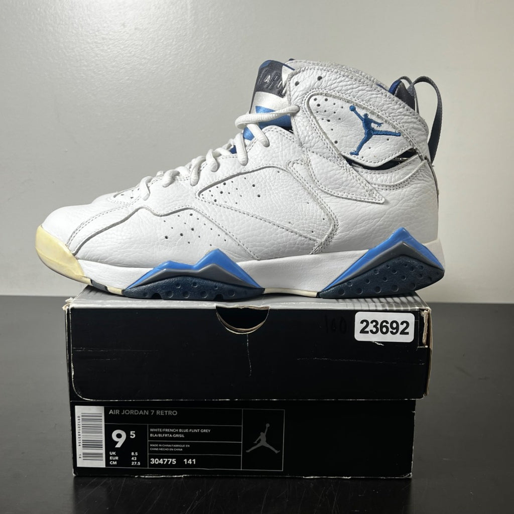 Jordan 7 Retro French Blue (2002) 9.5 (Heavily Worn Pre-Owned)JordanWhite/French Blue-Flint Grey - Image 3
