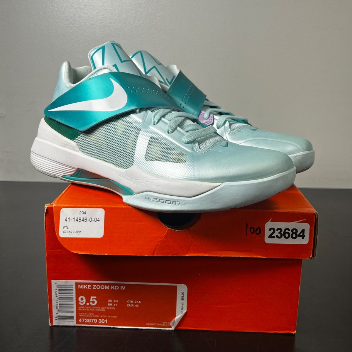 Nike KD 4 Easter 9.5 (Lightly Worn Pre-Owned)NikeMint Candy/White-New Green - Image 1