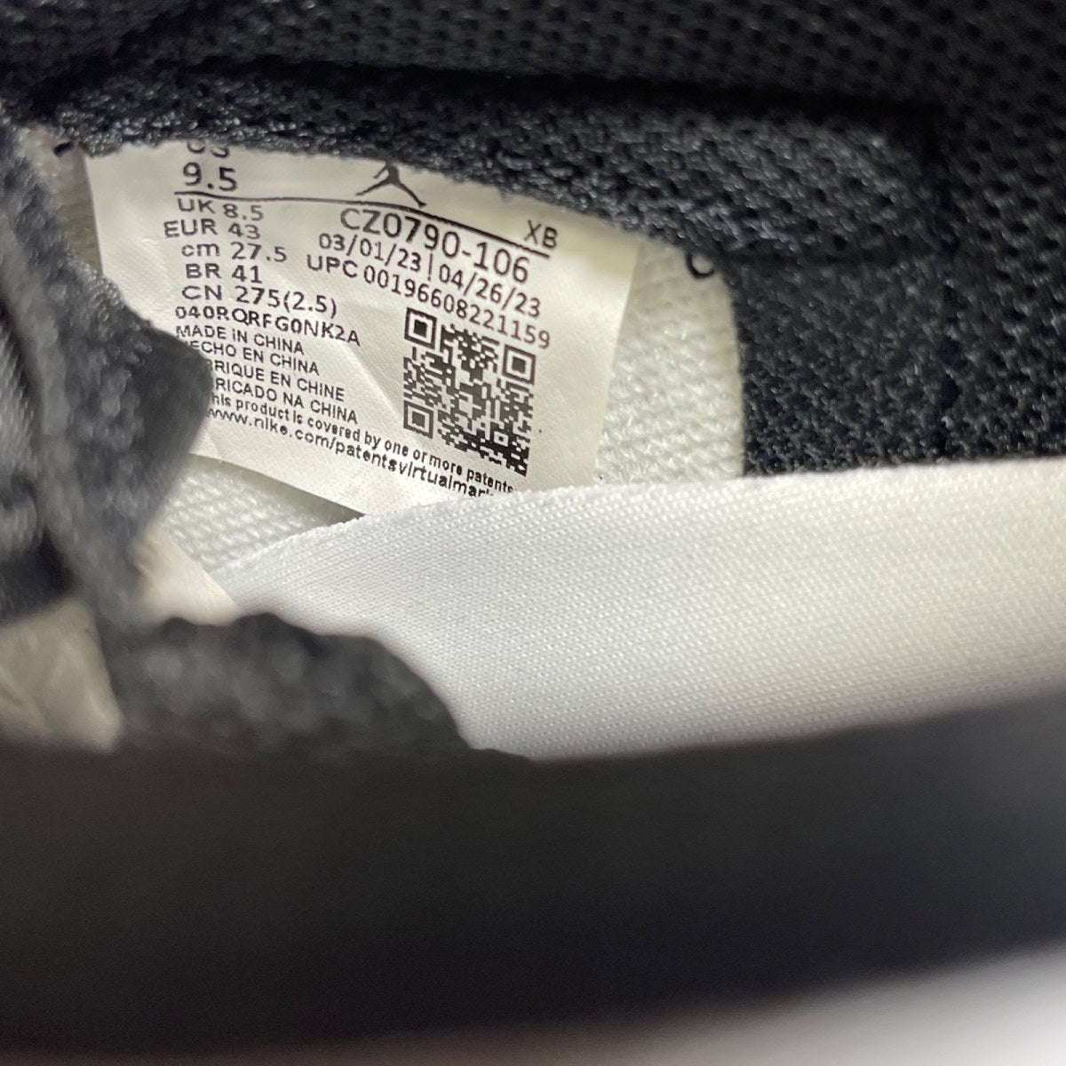 Jordan 1 Retro Low OG Black Toe (2023) 9.5 (Moderately Worn Pre-Owned)JordanWhite/Black/Varsity Red - Image 6