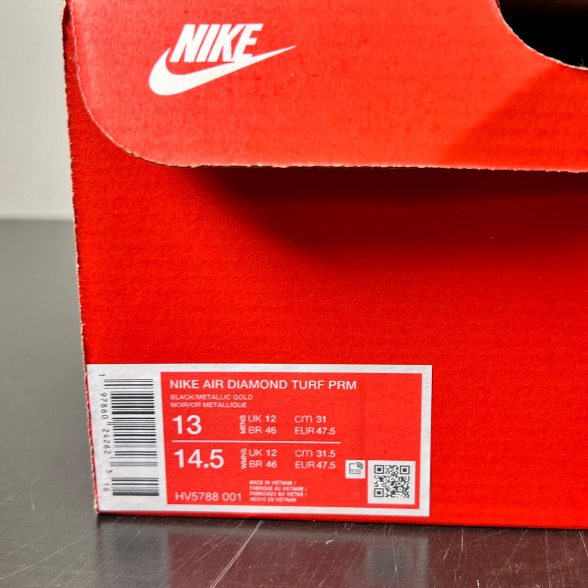 Nike Air Diamond Turf Signing Day 13 (Lightly Worn Pre-Owned)NikeBlack/Metallic Gold - Image 4