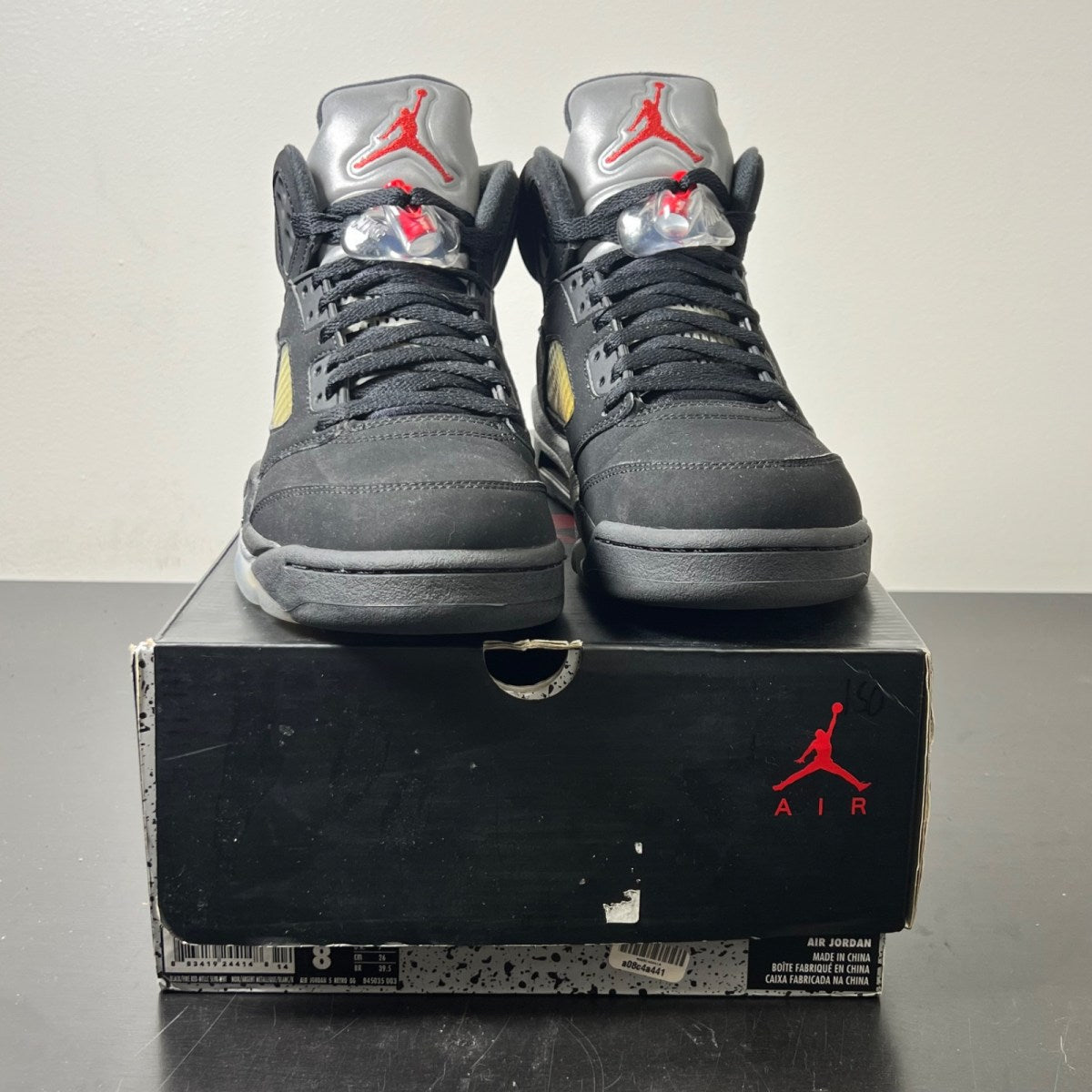 Jordan 5 Retro Black Metallic (2016) 8 (Lightly Worn Pre-Owned)JordanBlack/Fire Red-Metallic Silver-White - Image 2