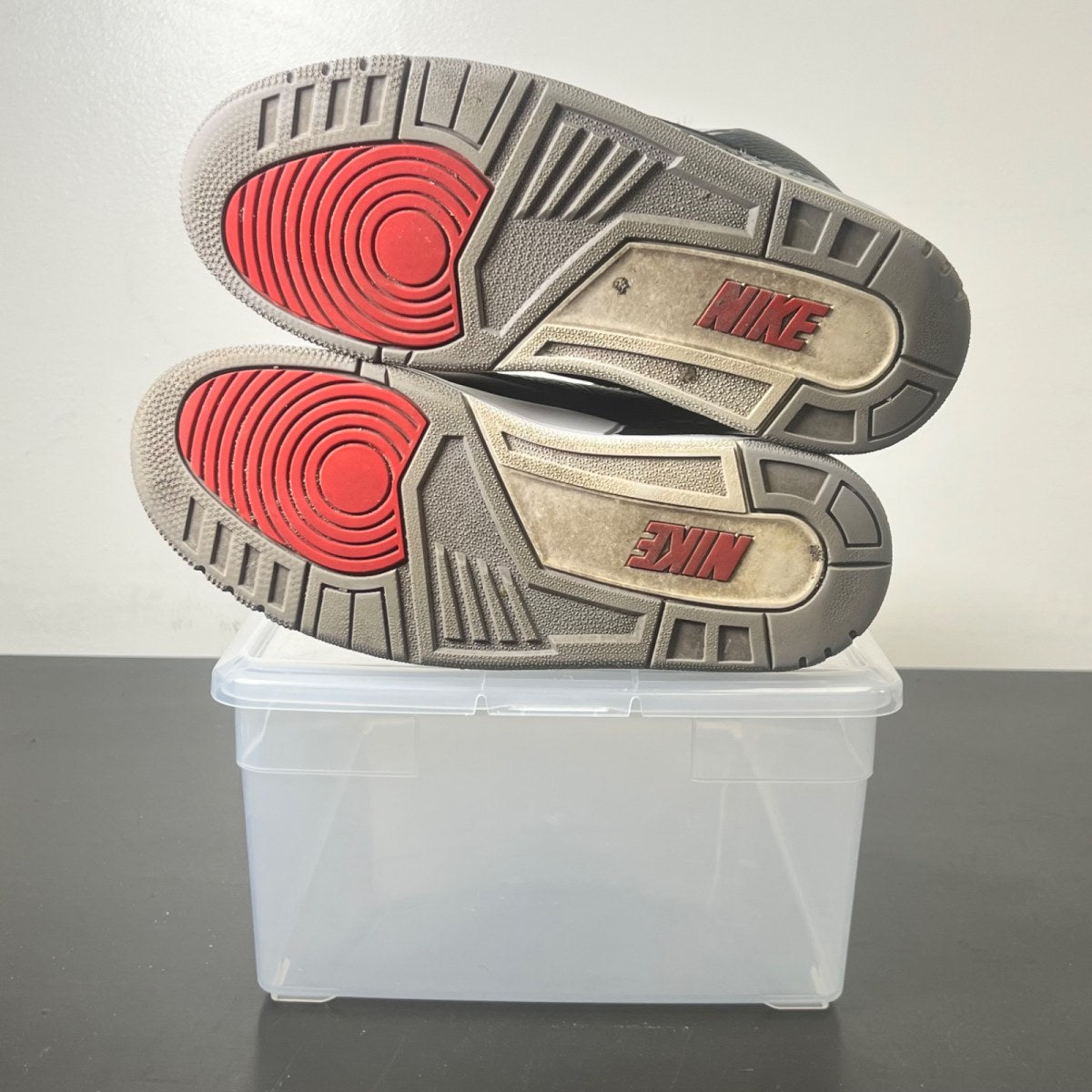 Jordan 3 Retro Black Cement (2018) 7 (Moderately Worn Pre-Owned)JordanBlack/Fire Red-Cement Grey-White - Image 5