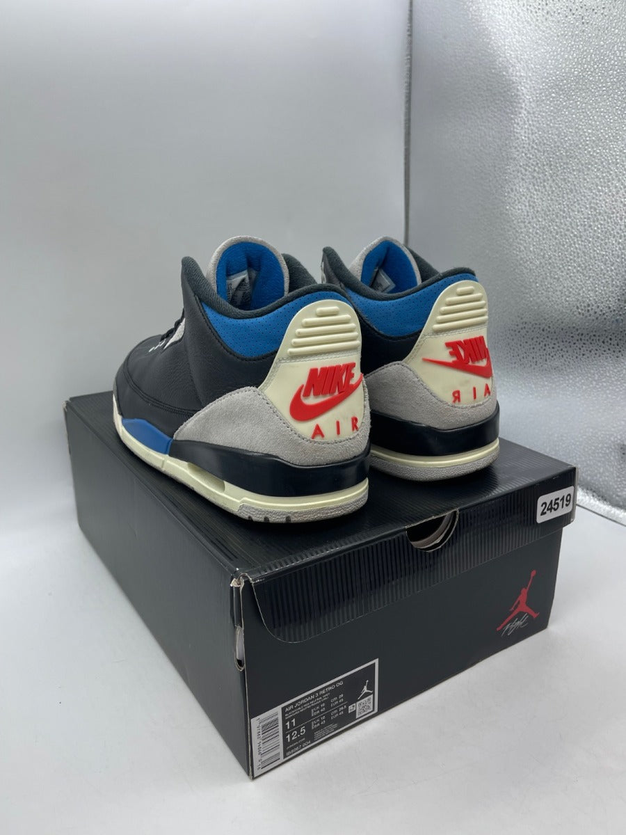 Jordan 3 Retro OG Rare Air 11 (Moderately Worn Pre-Owned)JordanBlack/Chile Red/Neutral Grey/Military Blue/Coconut Milk - Image 4