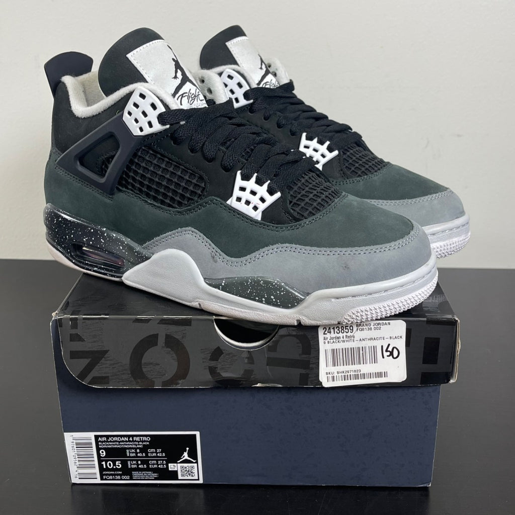 Jordan 4 Retro Fear (2024) 9 (Moderately Worn Pre-Owned)JordanBlack/White/Anthracite/Black/Pure Platinum - Image 1