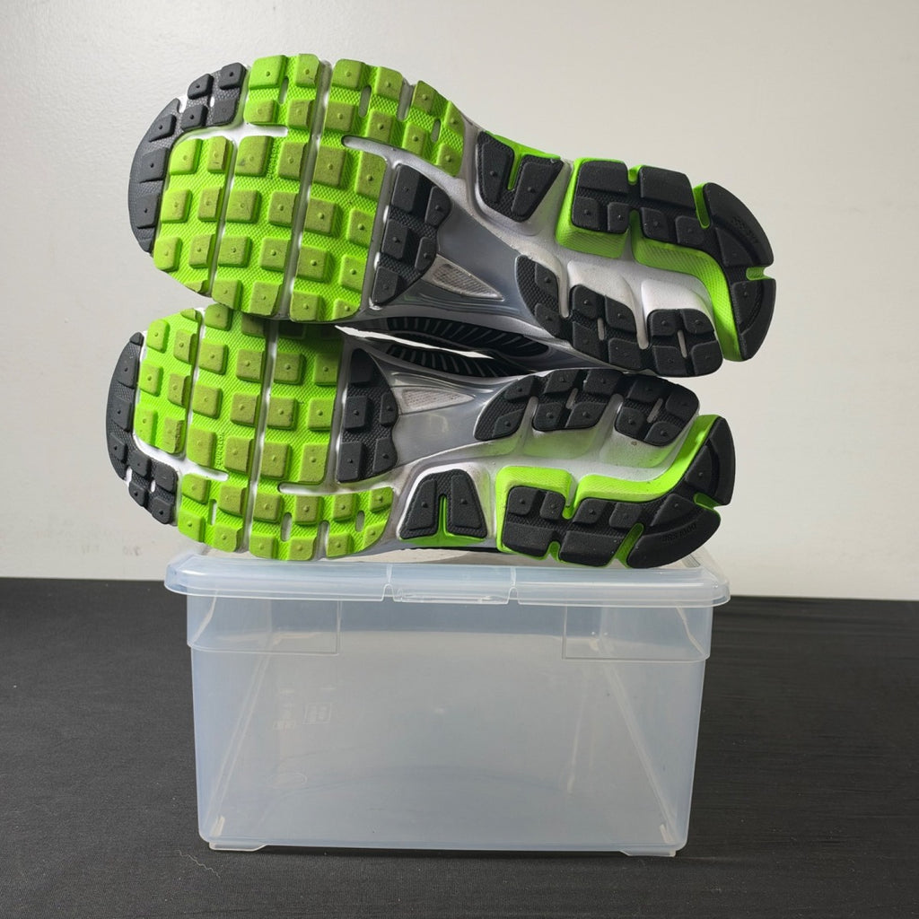 Nike Zoom Vomero 5 Electric Green Black (Size 9) - Image 5