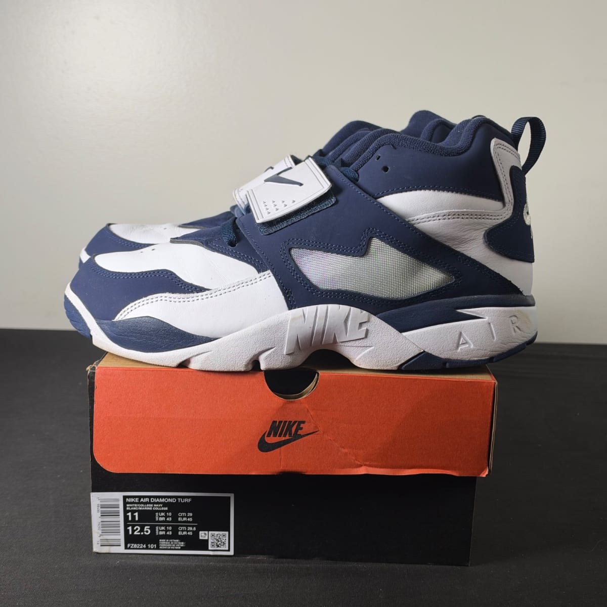 Nike Air Diamond Turf Cowboys (Size 11) - aux