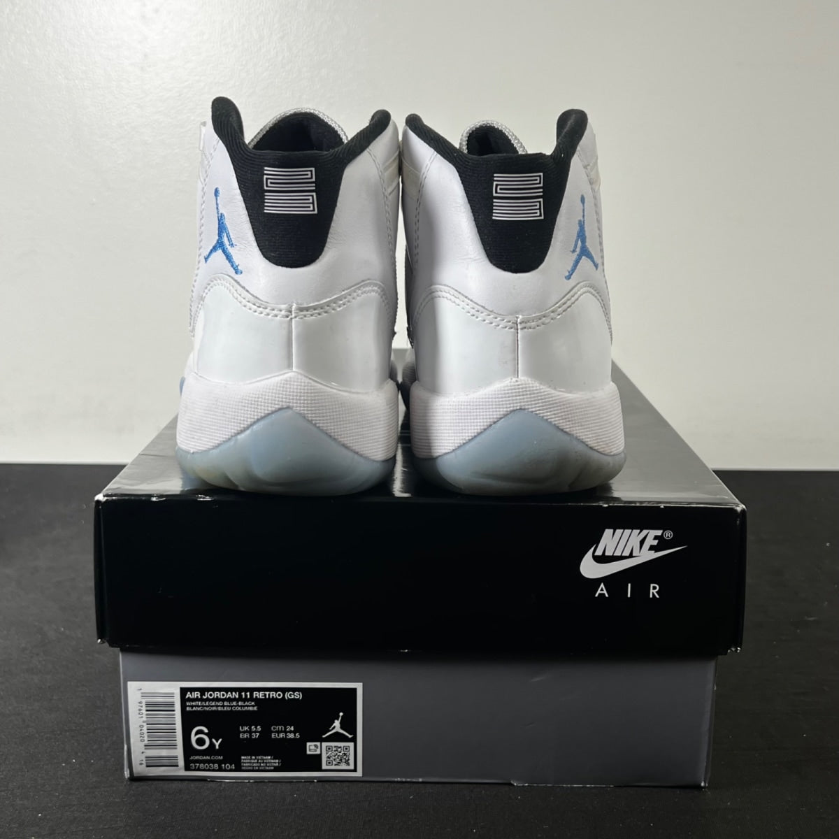 Jordan 11 Retro Legend Blue (2024) (GS) 6Y (Moderately Worn Pre-Owned)JordanWhite/Legend Blue/Black - Image 4